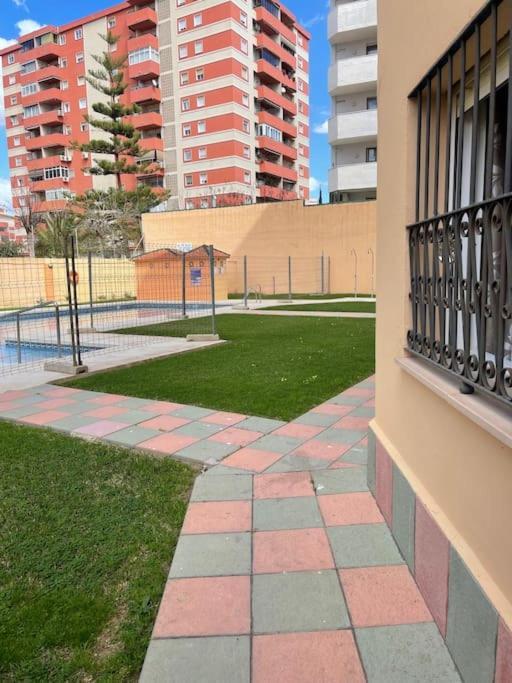 Estudio En Fuengirola Con Vistas Al Mar Екстериор снимка